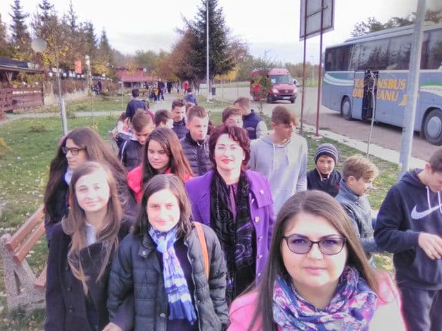 „Folclorul moldovenesc, o adevărată comoară” activitate a elevilor de la Școala Gimnazială „Al. I. Cuza” Dorohoi - FOTO