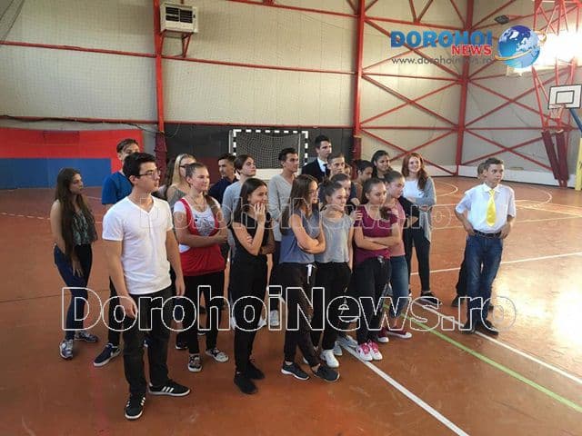 Balul Bobocilor 2016: Repetiții intense la Colegiul Național „Grigore Ghica” Dorohoi - FOTO