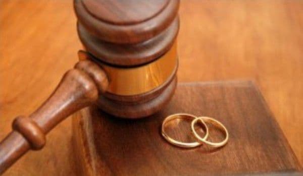 Cum pot divorța românii din străinătate? Zilnic, peste 100 de romani din diaspora divorțează în România
