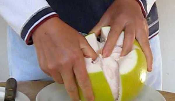 Cum se curăţă corect un POMELO - VIDEO