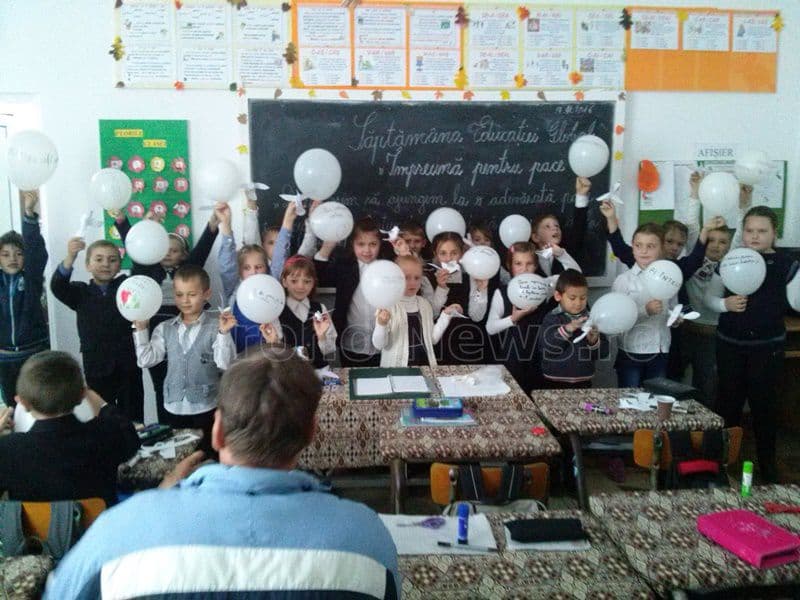 „Pacea prin ochi de copil” la Școala Gimnazială „Dimitrie Romanescu” Dorohoi - FOTO