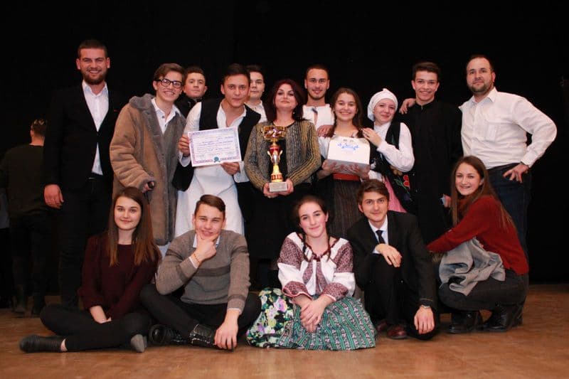 Premii şi distincţii pentru elevii Seminarului Teologic „Sfântul Ioan Iacob” Dorohoi la Festivalul de teatru bilingv