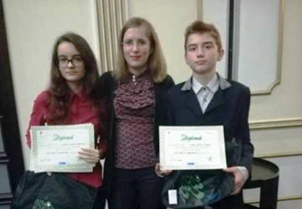 Elevi ai Școlii Gimnaziale „Alexandru Ioan Cuza” Dorohoi prezenți la Gala Voluntarilor - FOTO