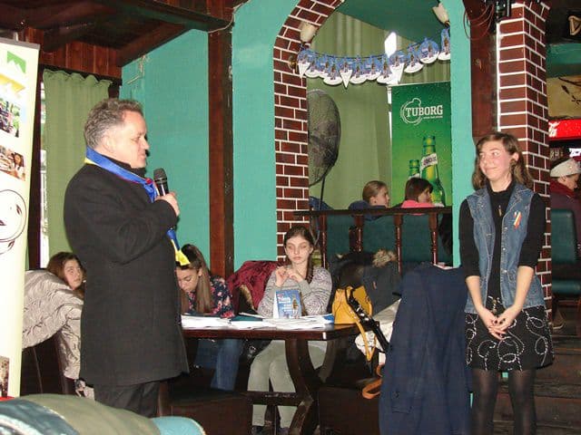 Lansare de carte pe gustul tinerilor, de 1 Decembrie - FOTO