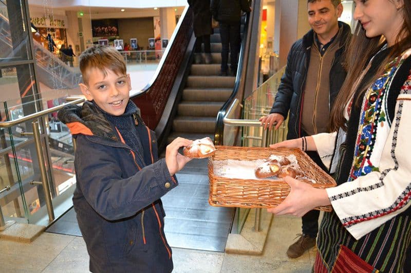 Mini vacanța de 1 Decembrie a adus peste 30.000 de botoșăneni la Uvertura Mall - FOTO