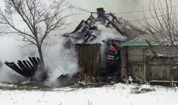 Femeie decedată într-un incendiu produs din neglijență