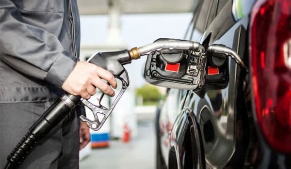 Cu cât se vor ieftini benzina și motorina de la 1 ianuarie