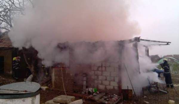Afumătoare distrusă într-un incendiu