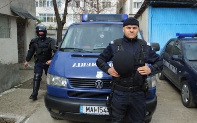 Peste 10.000 de jandarmi acţionează pentru asigurarea ordinii publice şi desfăşurarea în condiţii de legalitate a procesului electoral