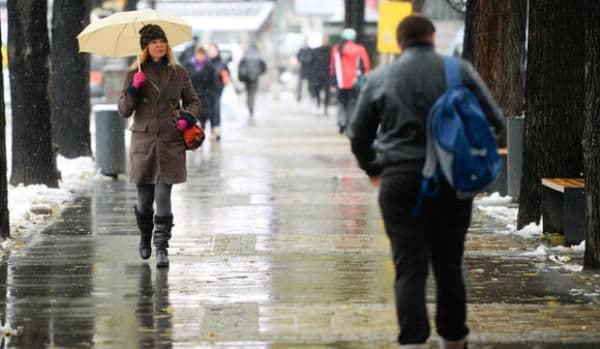Vremea la începutul săptămânii: se întorc precipitațiile. Ce temperaturi vor fi!