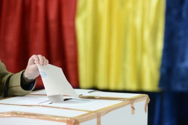 Start alegeri parlamentare 2016! Românii își aleg astăzi senatorii și deputații