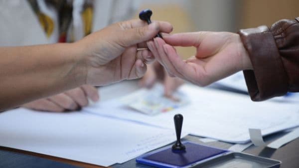 Alegeri parlamentare 2016: Vezi prezența la vot până la ora 12.00 în județul Botoșani și la nivel de țară