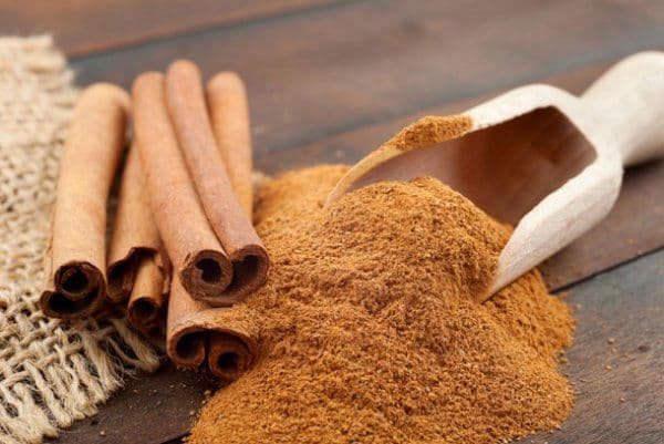 Tratamente naturiste cu scorţişoară. Vezi ce proprietăţi terapeutice are acest condiment