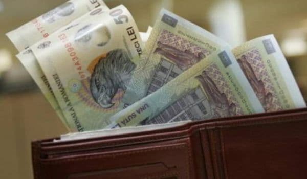 Cum cresc veniturile medicilor şi profesorilor. Ce prevede legea care majorează salariile în educaţie şi sănătate