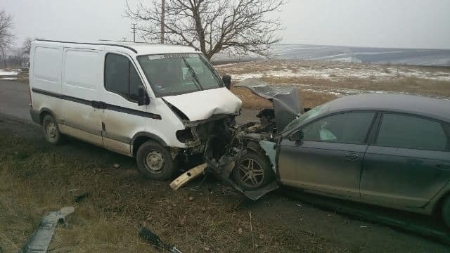 Accident grav! O depășire inconștientă a băgat șase persoane în spital!