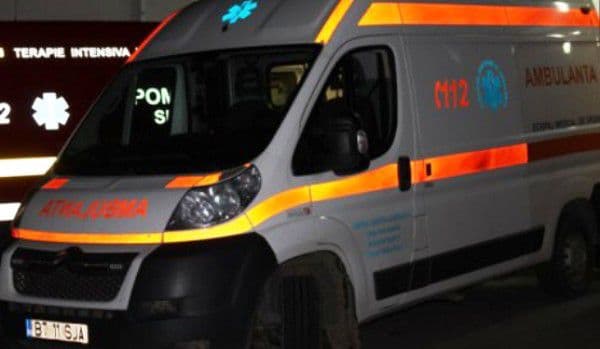 Accident în miez de noapte! Un șofer băut a intrat cu mașina pe care o conducea într-o Ambulanță!