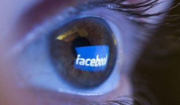Cum afli cine te-a căutat pe Facebook?