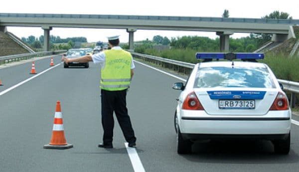 Atenție șoferii! Românii care încalcă regulile de circulaţie în Ungaria primesc amenzile acasă, scrise în limba română