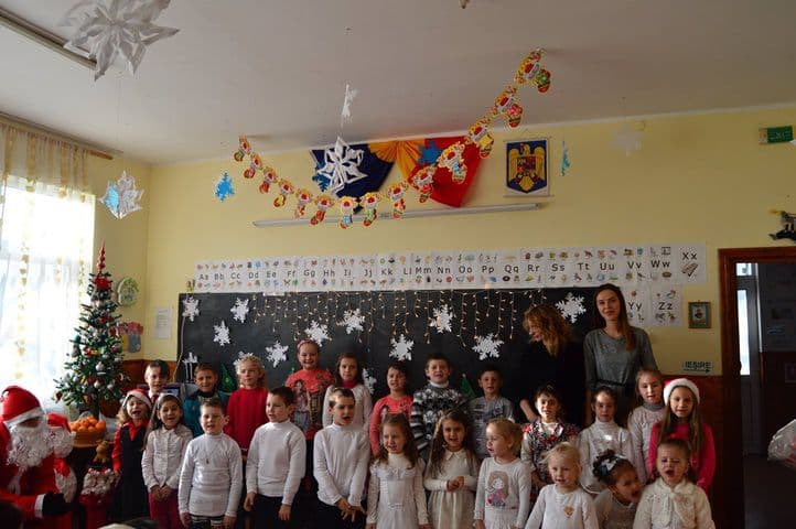 Elevii și cadrele didactice din cele 5 structuri ale Școlii Gimnaziale Hilișeu-Horia au sărbătorit Nașterea Domnului - FOTO