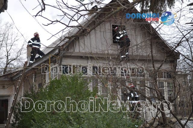 Incendiu izbucnit la o casă de pe strada Grigore Ghica din Dorohoi - FOTO