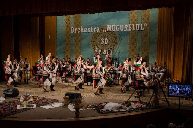 Foto Ansamblul Mugurelul-Margineanca (3)