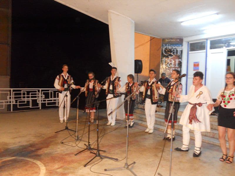 festivalul de folclor 13