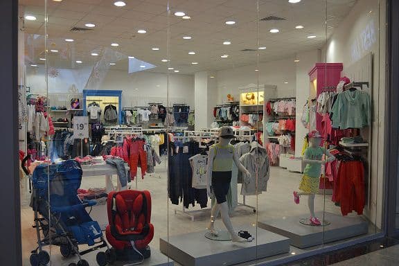 Noriel la Uvertura Mall (2)