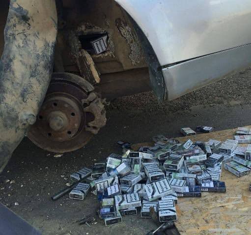 Audi ţigări de contrabandă (2)
