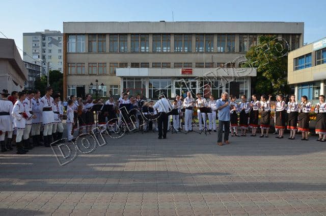 Mugurelul-Margineanca la Calusul Romanesc Slatina_10