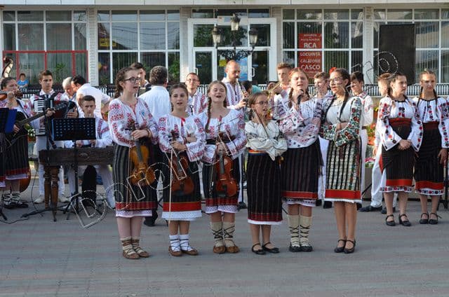 Mugurelul-Margineanca la Calusul Romanesc Slatina_11