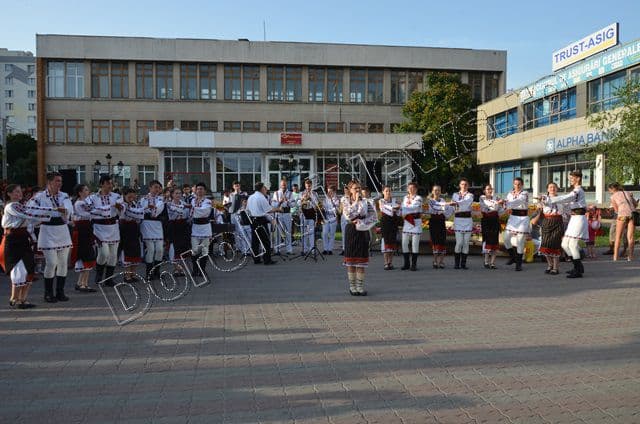 Mugurelul-Margineanca la Calusul Romanesc Slatina_13