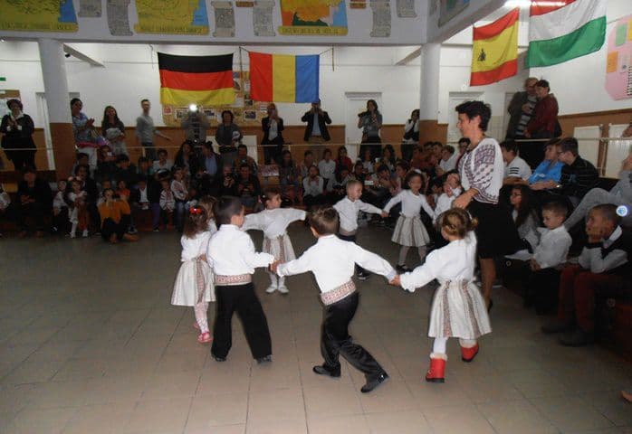 elevi Scoala Gimnaziala Stefan cel Mare Dorohoi 006