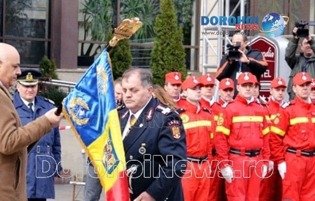 Drapelul inmanat pompierilor_04