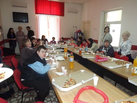 femeile din PSD alaturi de persoanele cu sindrom Down 01