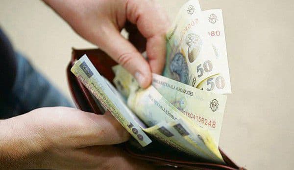 Salariul minim va creşte cu 200 de lei, până la 1.450 de lei de la 1 februarie 2017