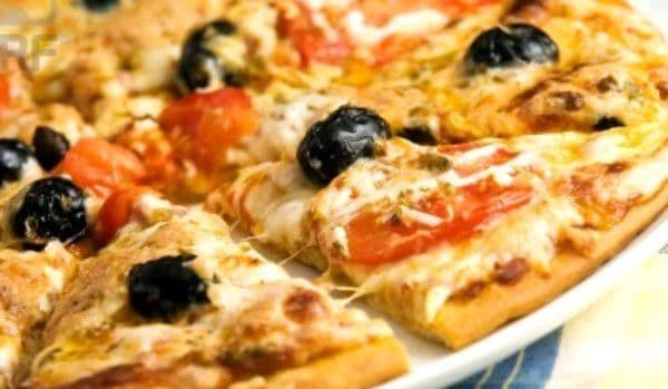 Cea mai delicioasă pizza de casă. Secretul prin care poţi să faci blatul ca la restaurant 