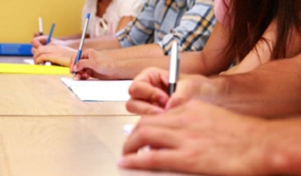 IMPORTANT pentru elevii claselor a VIII-a, a XI-a şi a XII-a! S-au stabilit datele simulărilor pentru evaluarea naţională şi bacalaureat
