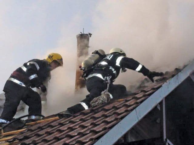 Zece incendii în 24 de ore pe raza județului Botoșani
