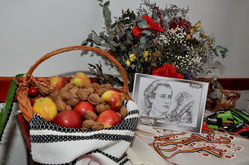 Clipe aureolate cu Lumina versului eminescian și candoarea copilăriei - FOTO