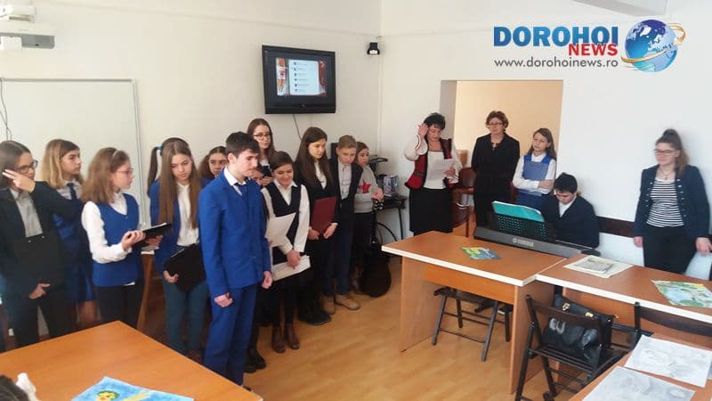 „EMINESCU, poetul sufletelor noastre” la Școala Gimnazială „Mihail Kogălniceanu” Dorohoi – FOTO