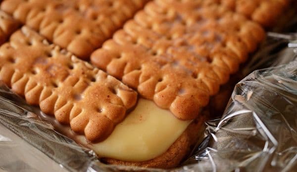 Tort de biscuiți simplu