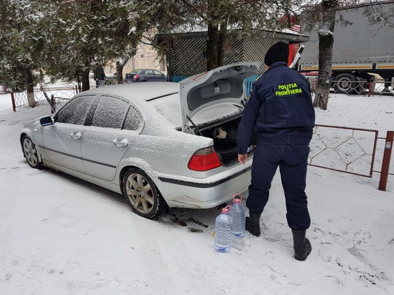 Alcool fără documente legale, confiscat la frontieră pentru a fi comercializat la Dorohoi – FOTO