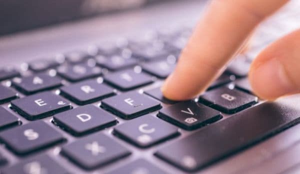 Scurtăturile care te vor ajuta de acum înainte. Ce rol au funcţiile de pe tastatură!