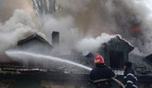 Coșurile de fum necurățate continuă să facă pagube. Patru familii din județul Botoșani, păgubite de foc!