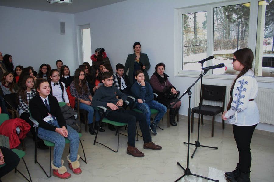 Poetul Grigore Vieru comemorat la Seminarul Teologic Liceal „Sf. Ioan Iacob” din Dorohoi - FOTO