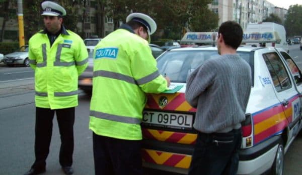 Razie de proporţii în județul Botoșani. Zeci de şoferi au rămas fără permis sau au fost sancţionaţi!
