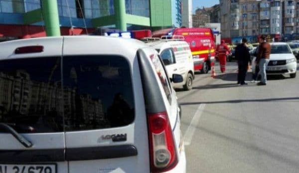 Accident! Trei mașini lovite după ce unui şofer i s-a făcut rău și a pierdut controlul volanului!