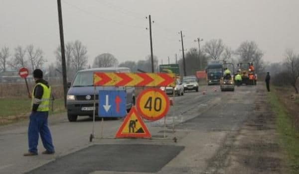 Primarii chemaţi la dezbatere pentru împărţirea banilor destinaţi drumurilor din judeţul Botoșani. Vezi sumele alocate!
