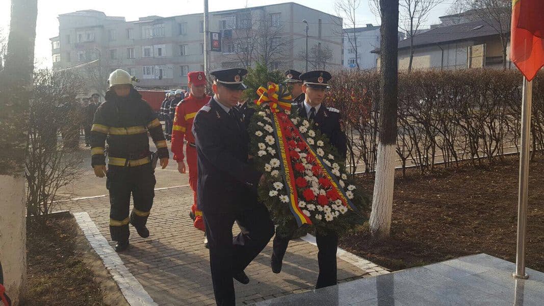 Depuneri de coroane la monumentele eroilor din Botoșani și Dorohoi – FOTO