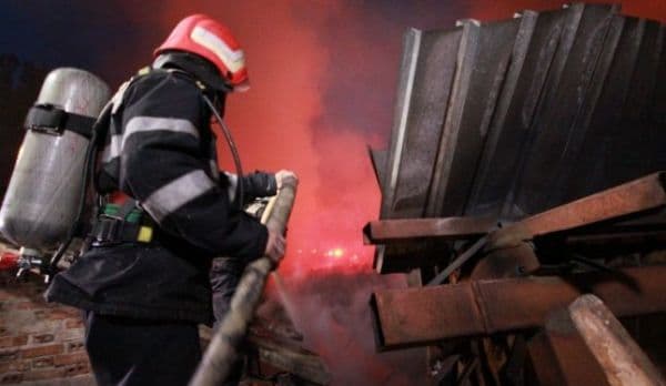 Două incendii într-un minut